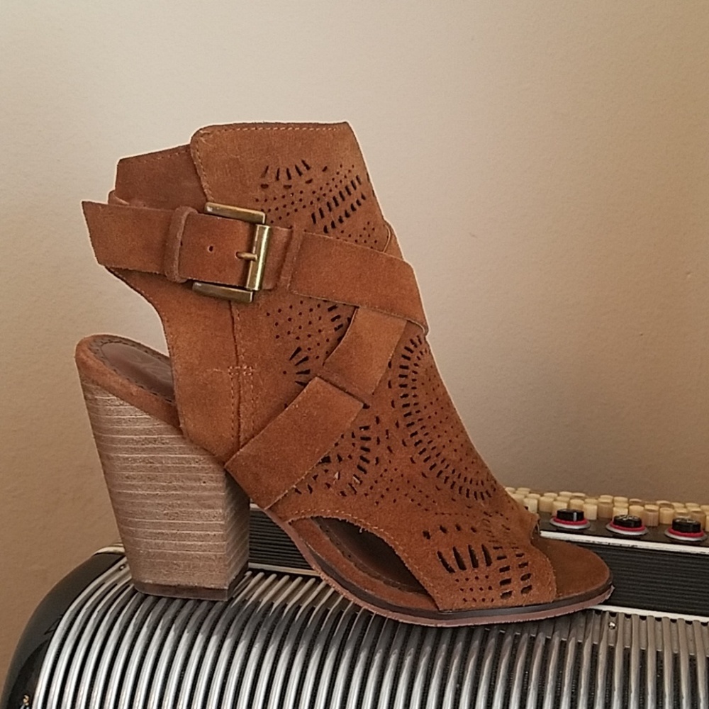 NWT- NAUGHTY MONKEY BRWN SUEDE OPEN TOED BOOTIES - Picture 1 of 7
